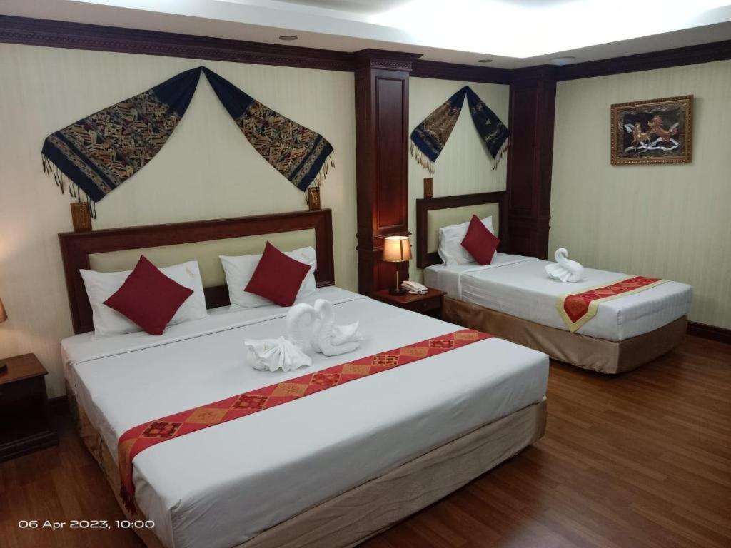 Leuxay Hotel Vientiane Exterior photo
